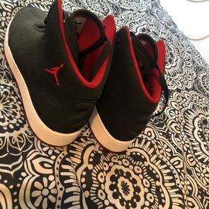 Black/red Air Jordan Y size 7y